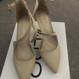 Aldo Nude cooler heels